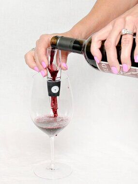 d'Vine Mini - Travel Size Acrylic Wine Aerator & Black Storage Bag